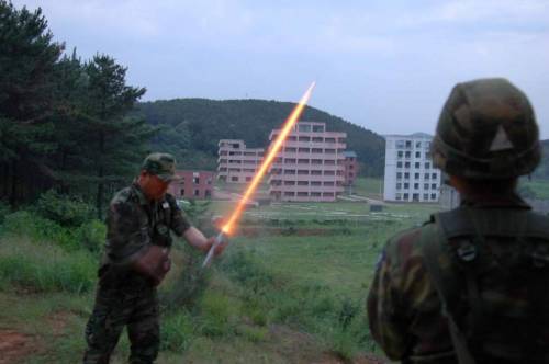 미필들은 모르는 군대용 화염검.jpg