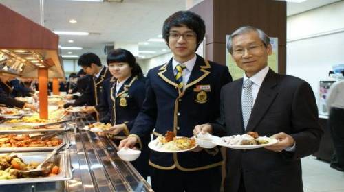 한국의 흔하지 않은 고등학교 급식