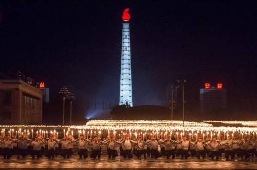 외신들이 공개한 북한 열병식.jpg