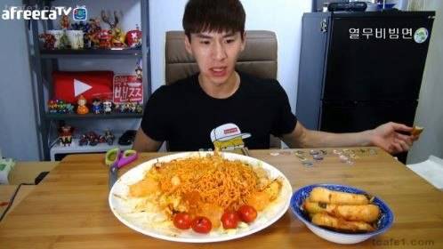 먹방 BJ도 포기한 전설의 치킨