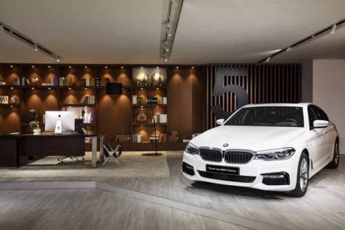 BMW 5를 빌딩 39층에 옮겨놓는 방법.jpg