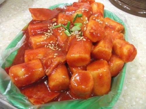 떡볶이 vs 떡볶이