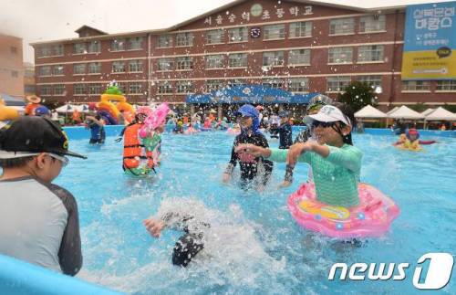 성북구 초등학교의 여름.jpg