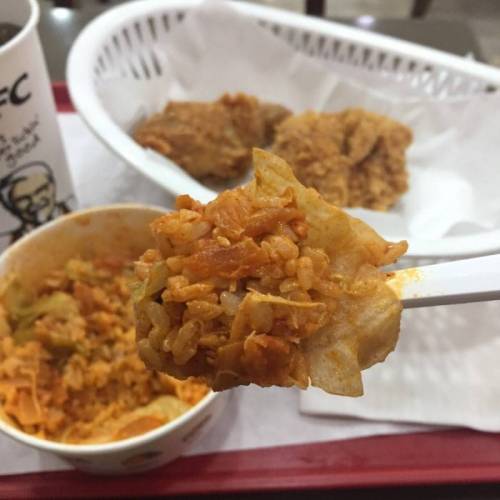 KFC 김치치밥.jpg