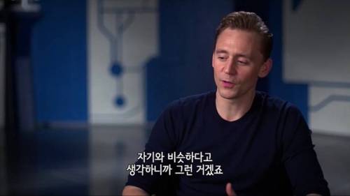 MCU 로키가 인기있는 이유.jpg