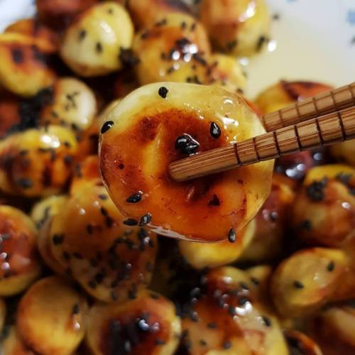 [스압] 고구마 대신 넣고 만들어도 맛있다는 밤 맛탕....jpg