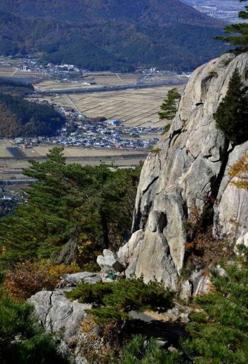 경주 남산에서 발견된 불상 레전드