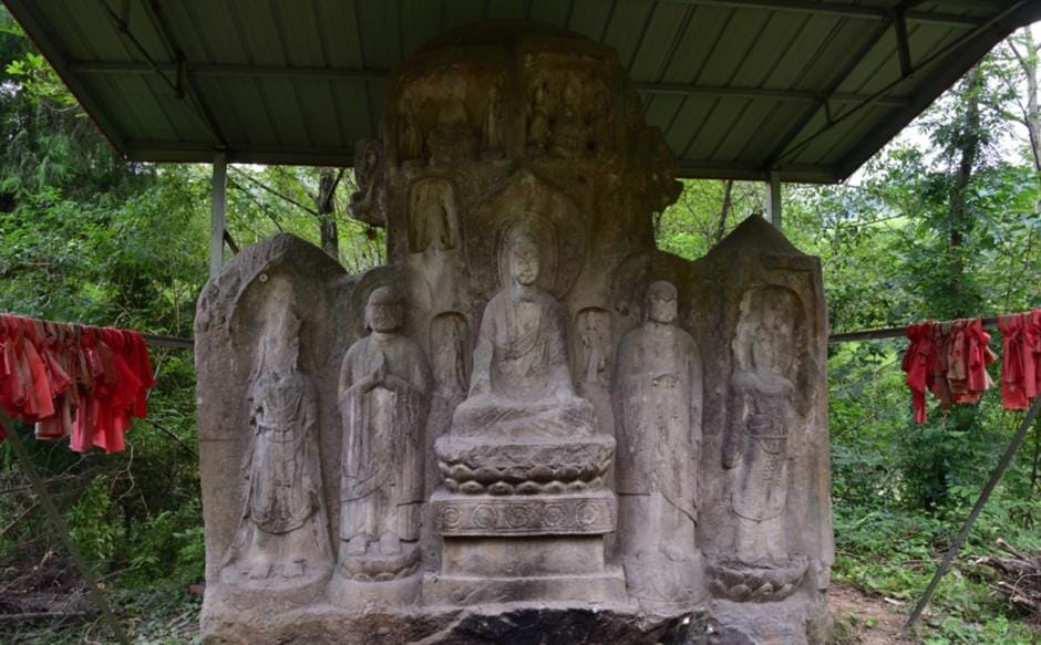 증국 산속의 미술품 복원