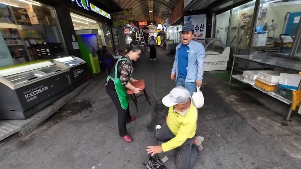 외국 유튜버가 한국 여행 중 본 진귀한 모습