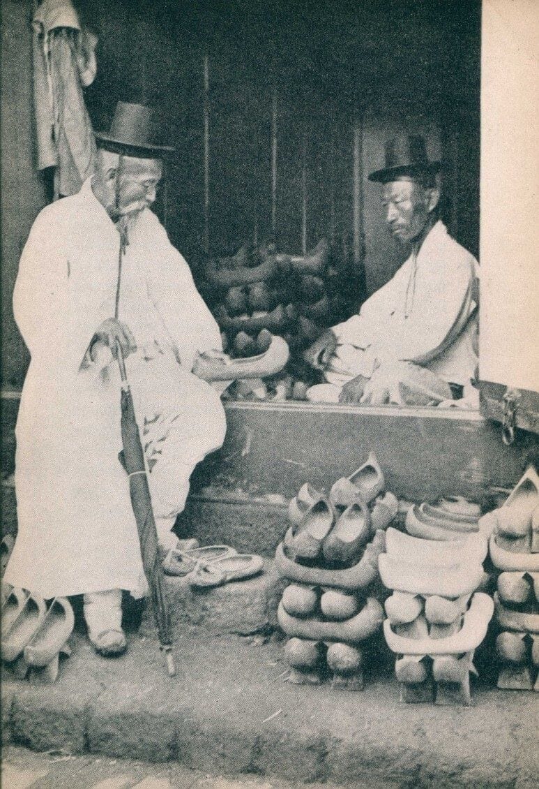 1901년 조선을 여행하며 한복 입고 사진 찍은 사람