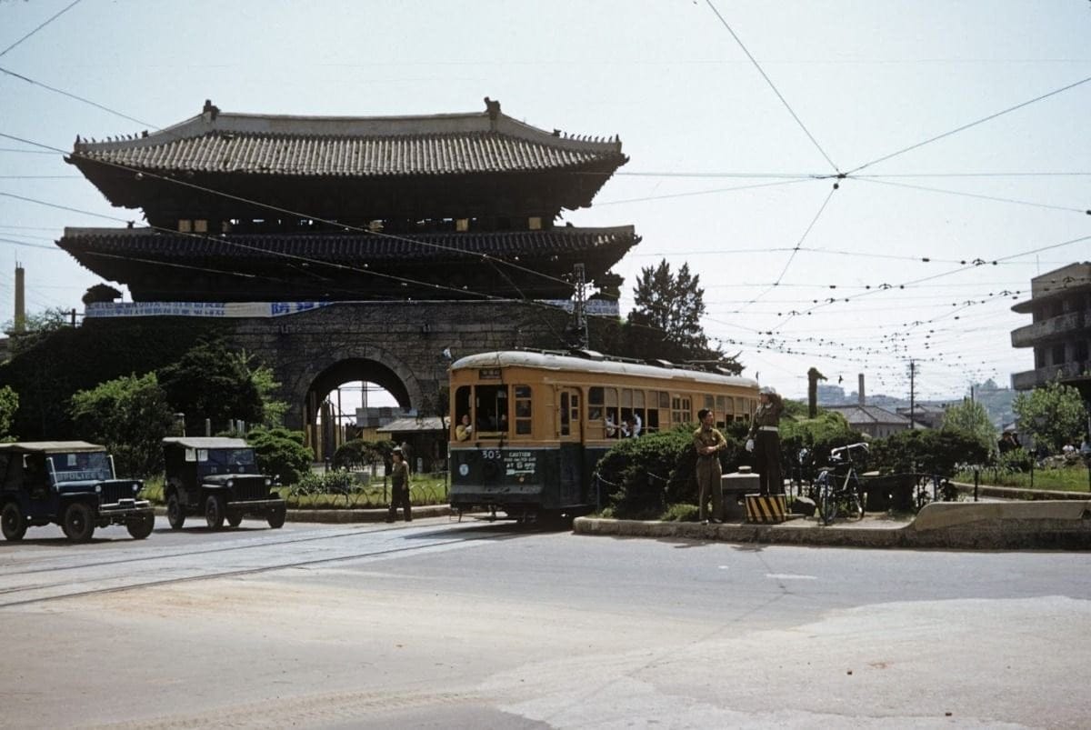 1951년 도시풍경.jpg