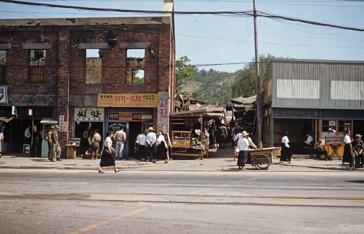 1951년 도시풍경.jpg