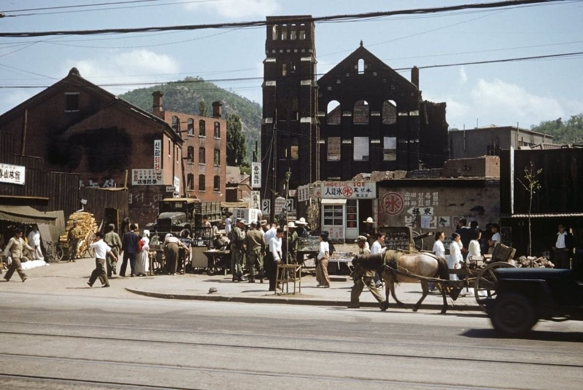 1951년 도시풍경.jpg