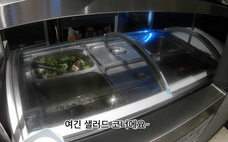 국내 최초 BBQ 치킨뷔페 시작.jpg