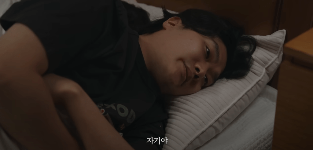 여자친구랑 같이 잘 때 공감 ....jpg