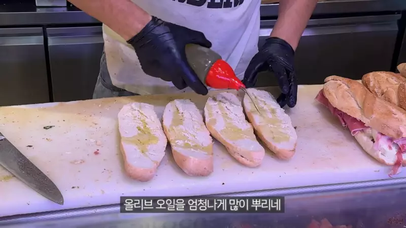 이탈리아에 있다는 맛있는 샌드위치.jpg