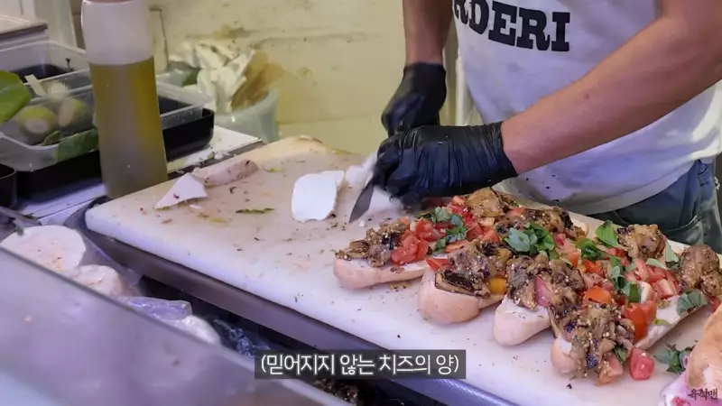 이탈리아에 있다는 맛있는 샌드위치.jpg